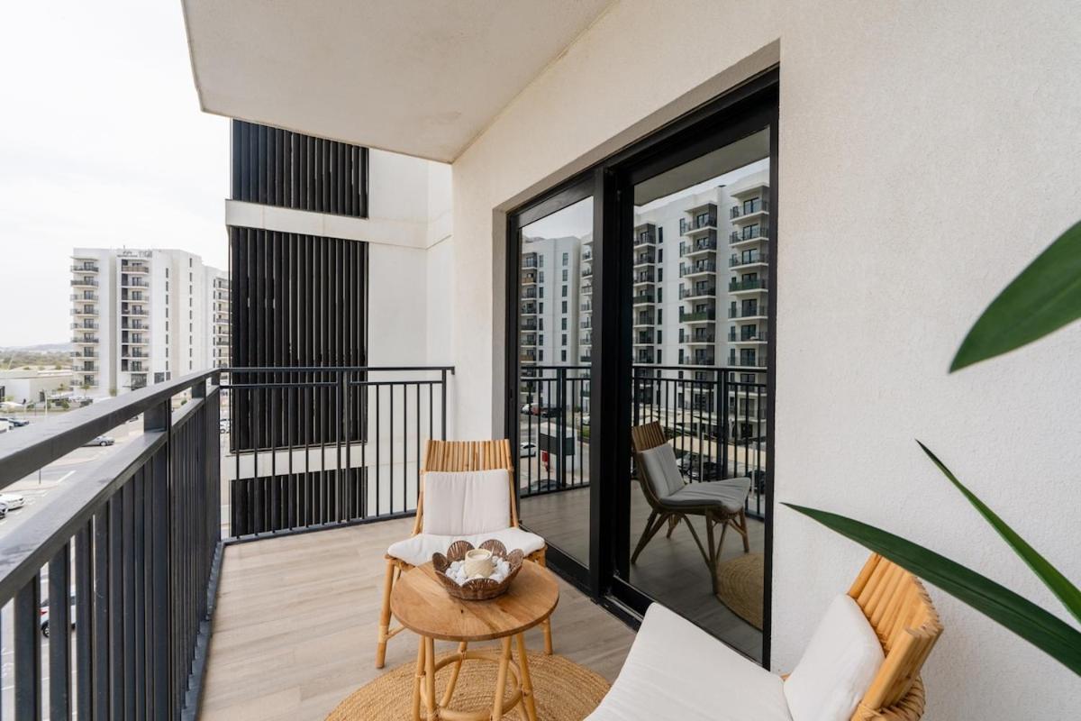 One Bedroom Apartment By Otolo Homes With Free Yas Theme Park Tickets Apartment *