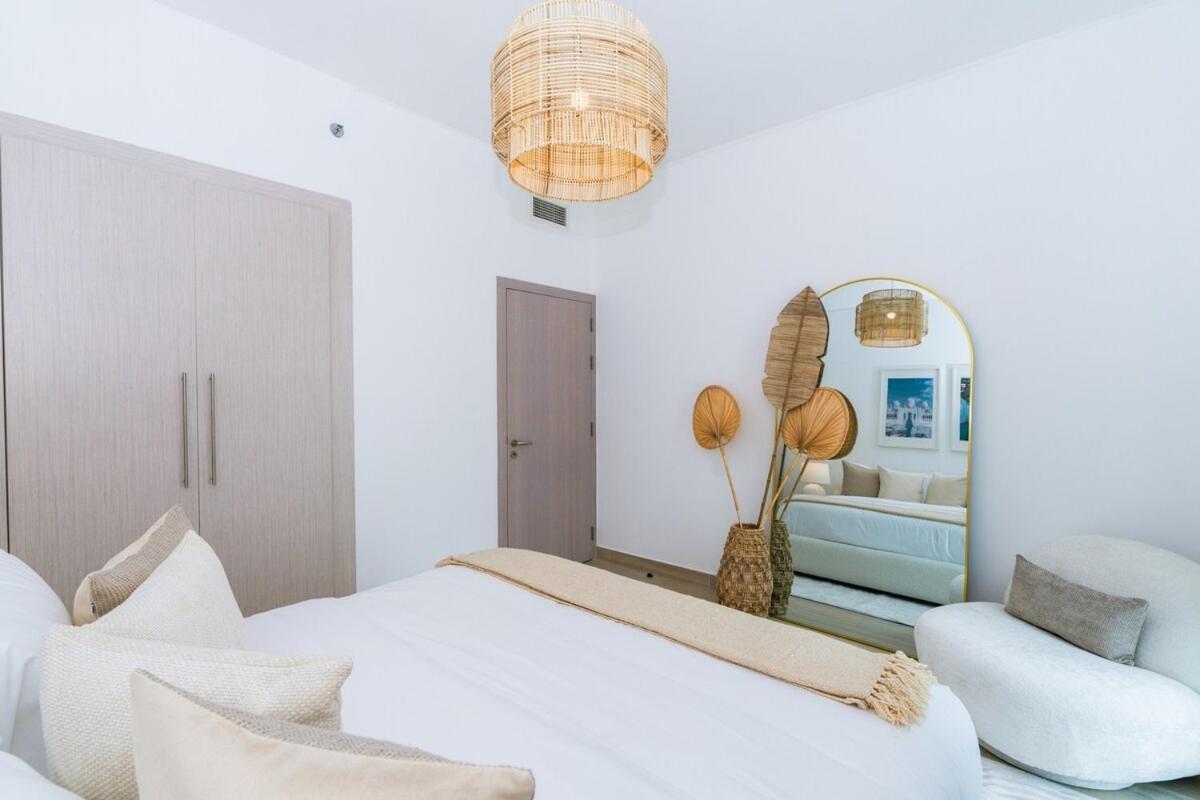 One Bedroom Apartment By Otolo Homes With Free Yas Theme Park Tickets *