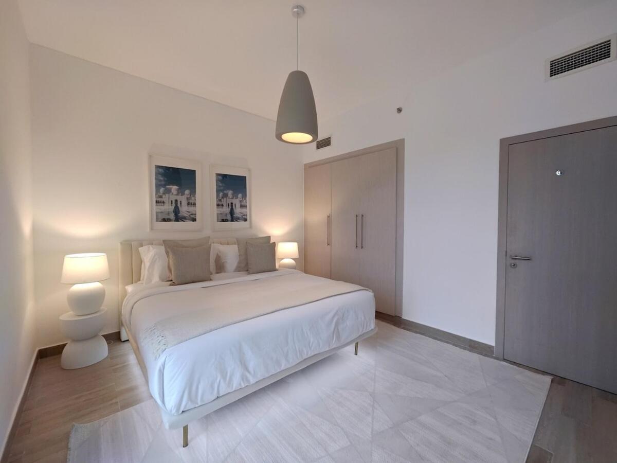 Apartment One Bedroom Apartment By Otolo Homes With Free Yas Theme Park Tickets *