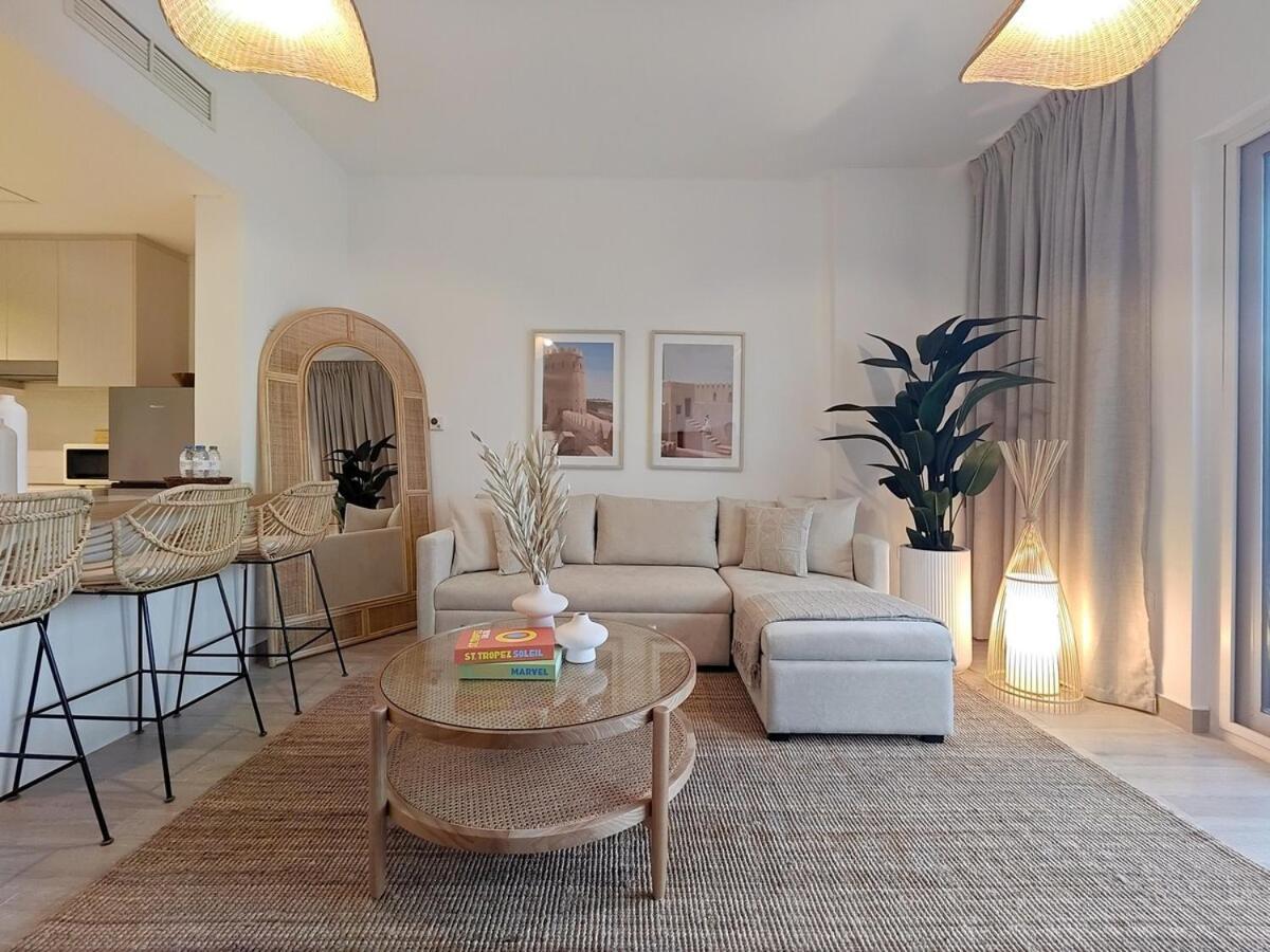 One Bedroom Apartment By Otolo Homes With Free Yas Theme Park Tickets *