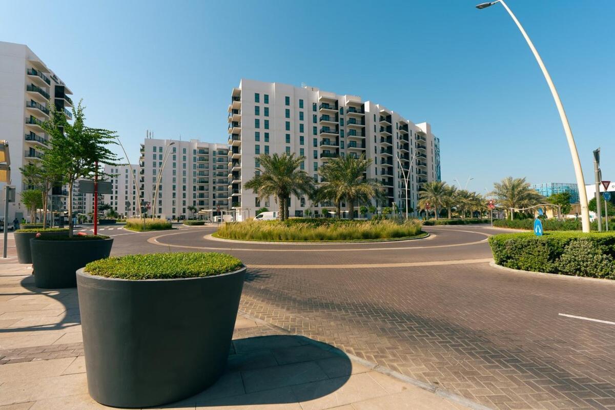One Bedroom Apartment By Otolo Homes With Free Yas Theme Park Tickets Apartment Abu Dhabi