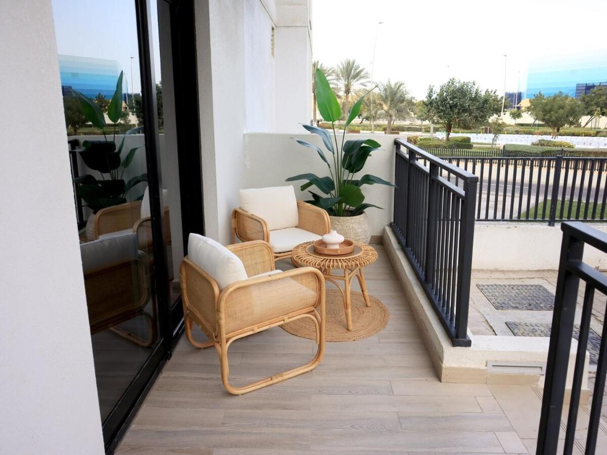 One Bedroom Apartment By Otolo Homes With Free Yas Theme Park Tickets